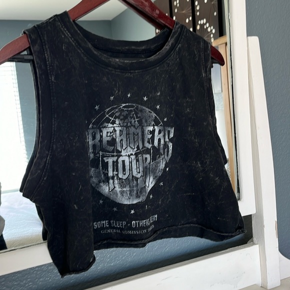 || Hollister || Cutoff Cropped Tank Top• Dreamers Tour • sz Large - Picture 5 of 10